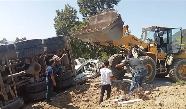 Kahramanmaraş’ta kamyon namaz kılan vatandaşların arasına daldı! 5 ölü, 25 yaralı