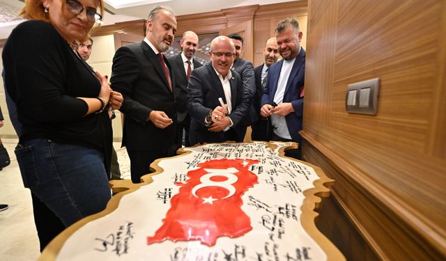 Bursa Büyükşehir Belediyesi Meclisi, imzalarıyla tarihe not düştü