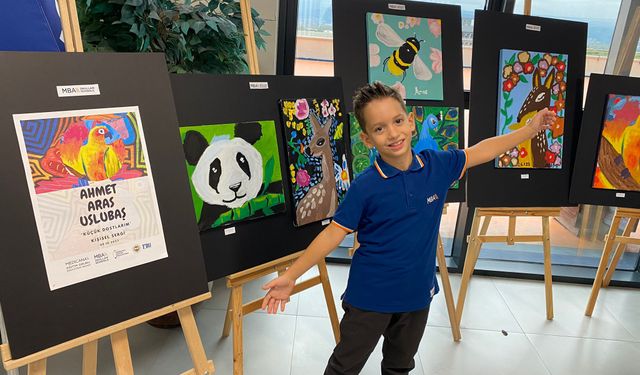 Bursa'da 7 yaşındaki ressam Ahmet Aras Uslubaş yeteneğiyle hayran bıraktı
