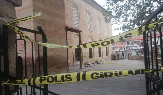 Ankara Beypazarı ilçesinde cami avlusunda bıçaklı kavga: 1 ağır yaralı