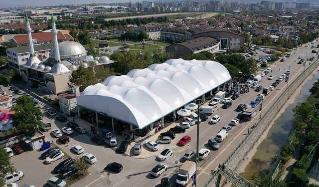 Bursa Altınşehir’de modern kapalı pazar alanı açıldı