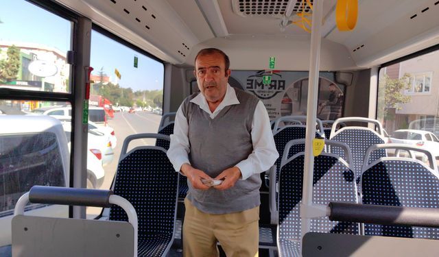 Bursa İnegöl ilçesinde halk otobüsü şoförü araçta unutulan parayı polise teslim etti