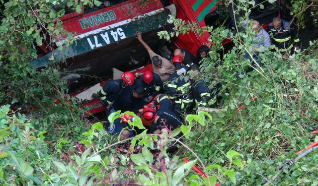 Kocaeli Gölcük ilçesinde Orman İşletme arazözü uçurumdan uçtu: 1 ölü, 3 yaralı
