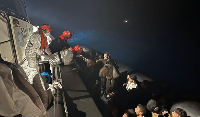 Aydın Kuşadası açıklarında 36 düzensiz göçmen kurtarıldı