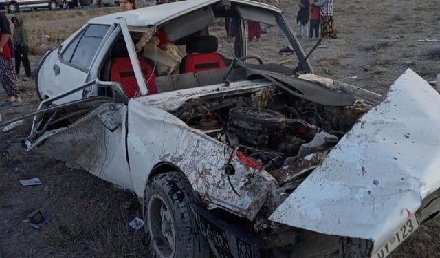 Karaman'da feci kaza! Anne baba hayatını kaybetti, 2.5 yaşındaki çocuk yaralı
