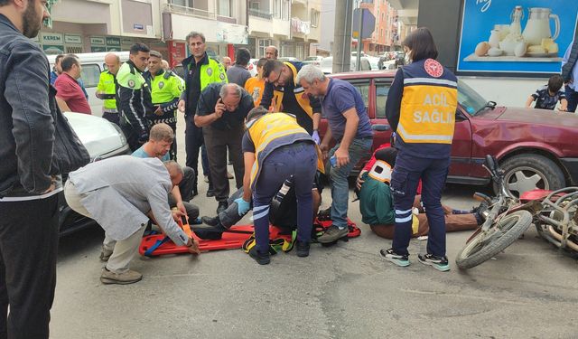 Bursa Orhangazi ilçesinde hafif ticari araç motosiklete çarptı! Dede ve torun yaralandı
