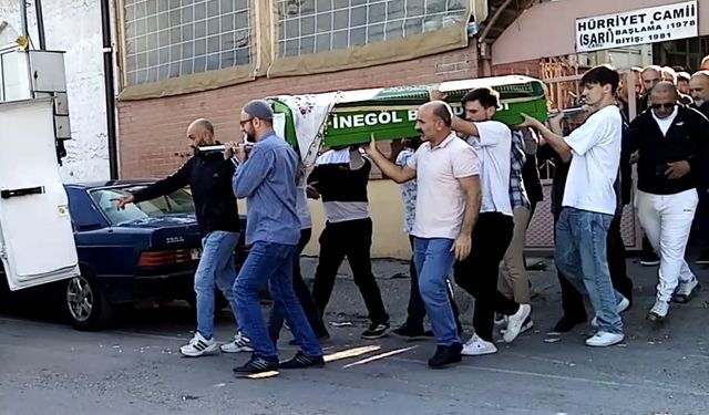Bursa’da doğum günü eğlencesi dönüşü kazada hayatını kaybeden 3 genç toprağa verildi
