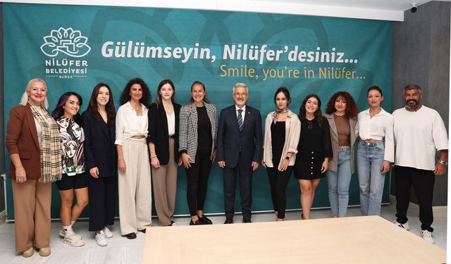 Başkan Turgay Erdem yoga eğitmenlerine teşekkür etti