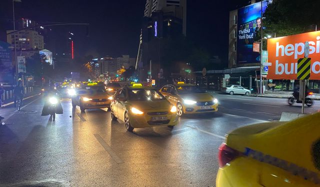 İstanbul'da taksicilerden Filistin'e destek konvoyu