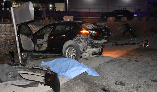 İzmir Kemalpaşa ilçesinde feci kaza: 2 ölü, 2 yaralı