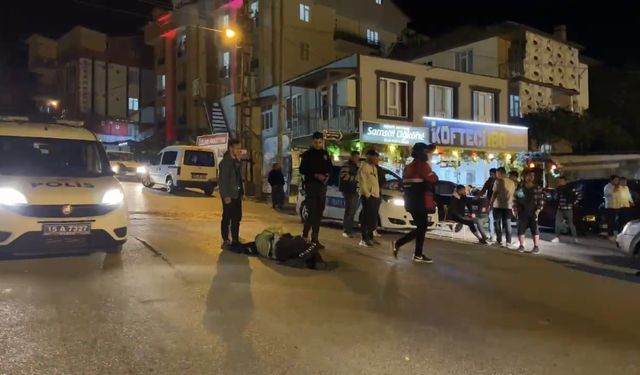 Burdur Bucak ilçesinde uygulama noktasından kaçmaya çalışan sürücü dehşet saçtı: 2'si polis 4 yaralı