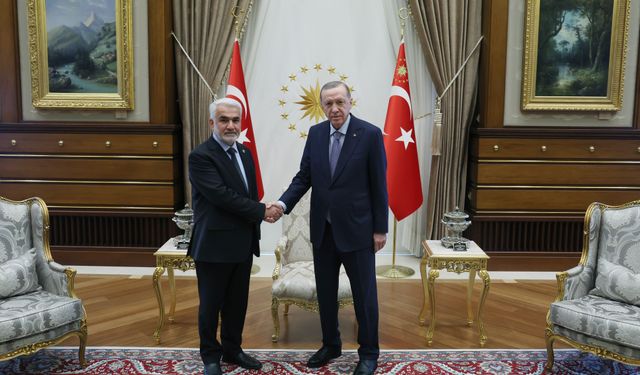 Cumhurbaşkanı Erdoğan, HÜDA PAR Genel Başkanı Zekeriya Yapıcıoğlu’nu kabul etti