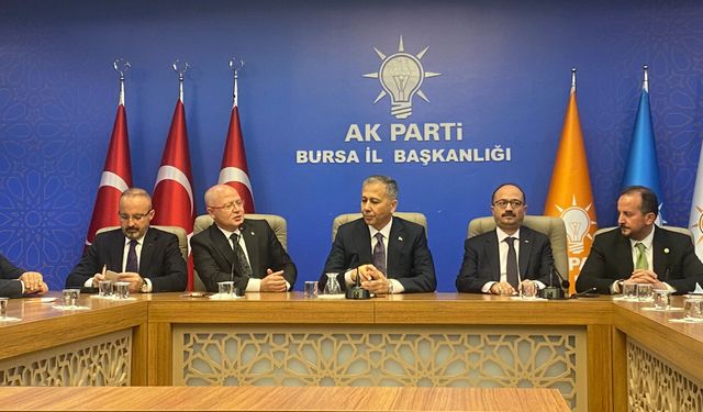 İçişleri Bakanı Ali Yerlikaya, AK Parti Bursa İl Başkanlığı’nda basın açıklaması gerçekleştirdi
