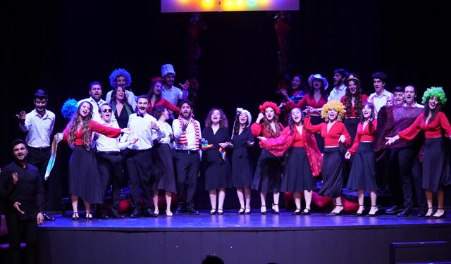 Bursa'da 27. Uluslararası Çocuk ve Gençlik Tiyatroları Festivali'nde muhteşem final
