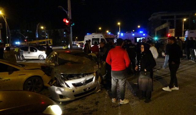 Malatya’da 3 araçlı zincirleme kaza: 5 yaralı
