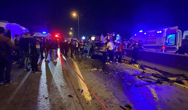 Kocaeli Başiskele ilçesinde iki otomobil çarpıştı! 2 ölü, 7 yaralı