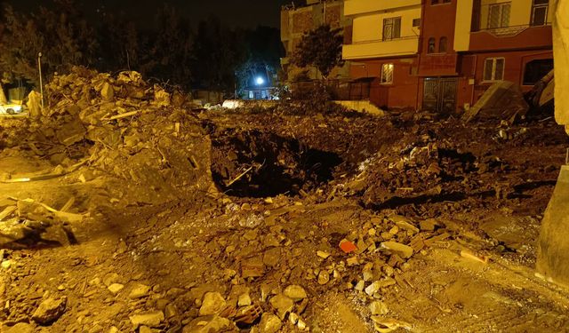 Hatay Antakya ilçesinde deprem felaketinin 275. gününde enkaz altından ceset çıktı