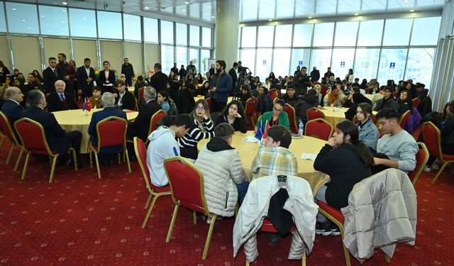 Bursa'da ‘Gelecek, yüzyılı konuşuyor’ konulu çalıştay düzenlendi
