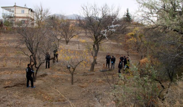Kayseri Melikgazi ilçesinde 30 yaşındaki şahıs ağaca asılı halde ölü bulundu