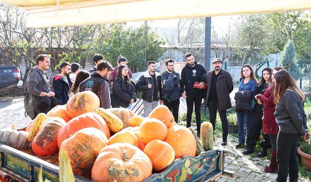 Bursa'da Uludağ Üniversitesi Ziraat Fakültesi öğrencilerine kompost eğitimi