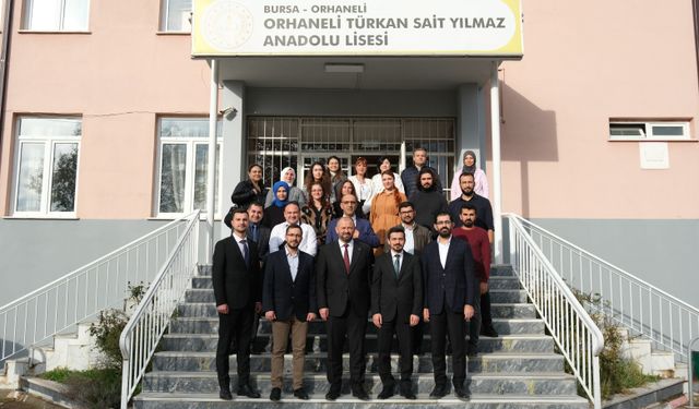 Bursa Orhaneli Belediye Başkanı Ali Aykurt öğretmenleri unutmadı