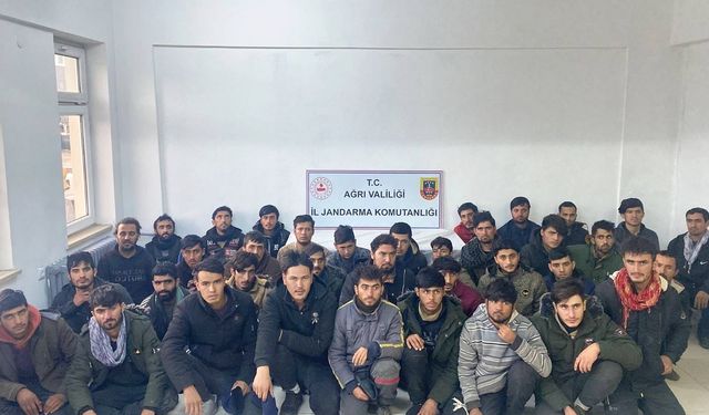Ağrı Doğubayazıt ilçesinde 36 düzensiz göçmen yakalandı, 1 kişi gözaltına alındı