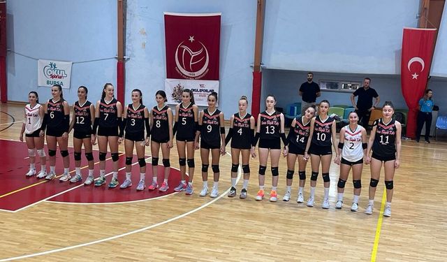Büyük Kolejli kızlar, Bursa Voleybol Şampiyonu oldu