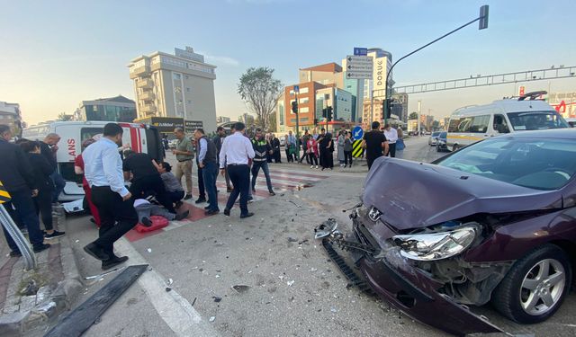Bursa'da hasta taşıyan ambulans kaza yaptı
