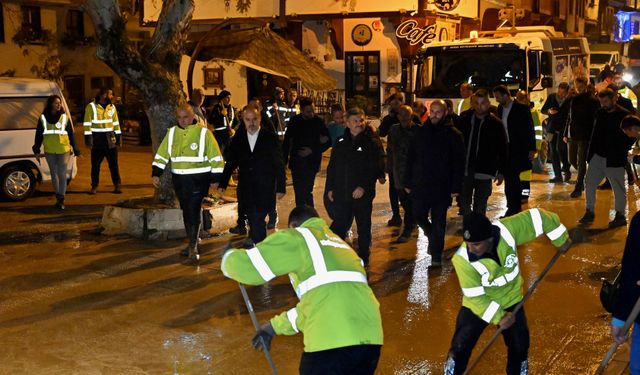 Bursa Büyükşehir Belediyesi'nden sel mesaisi! Başkan Aktaş yerinde inceledi