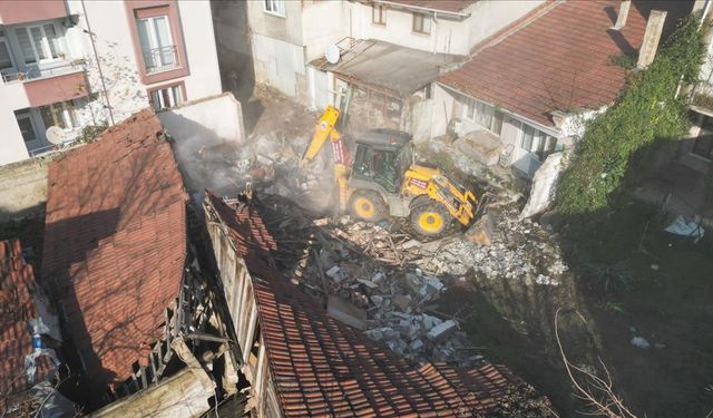 Bursa'da İnegöl Belediyesi'nden Orhaniye Mahallesi'ni ferahlatan çalışma