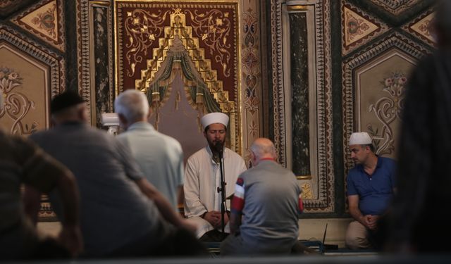 Bursa'da Yıldırım Beyazid Cami İmamı Uğur Gedik'i yurt dışından bile dinlemeye geliyorlar