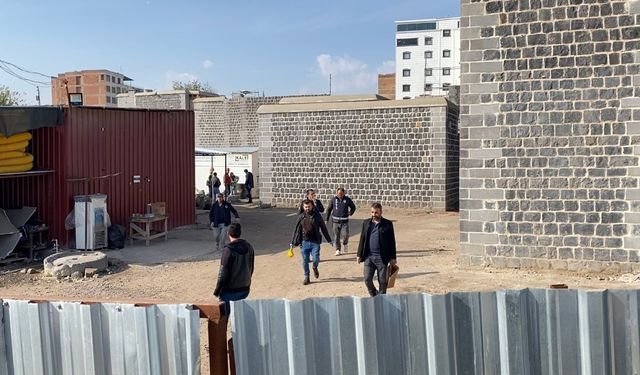 Diyarbakır Sur ilçesinde üstüne duvar düşen işçi hayatını kaybetti