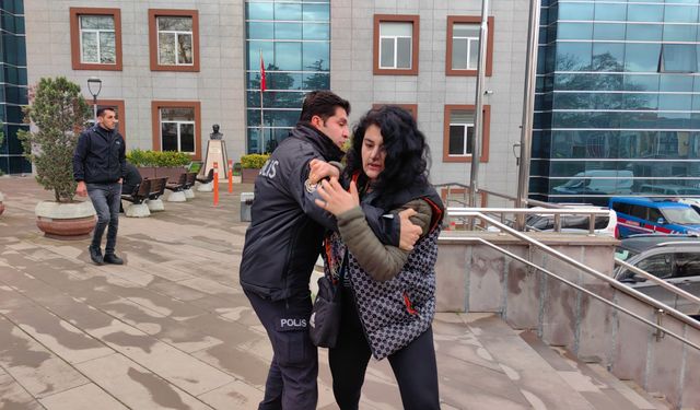 Bursa’da motosiklet çalan kadın hırsız gazetecilere saldırdı