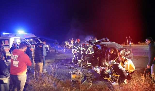 Nevşehir’de feci kaza! İki otomobil kafa kafaya çarpıştı: 2 ölü, 3 ağır yaralı