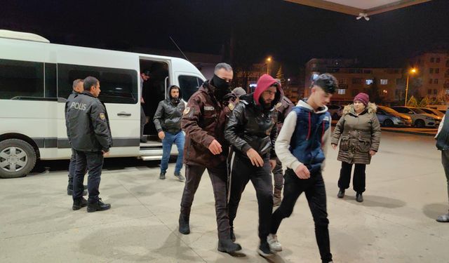 Bursa’da 13 kaçak göçmen yakalandı