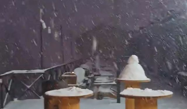 Bursa Uludağ’da kar yağışı başladı