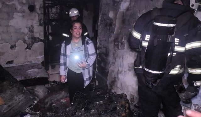 Edirne’de yangında küle dönen evde, ölen 3 çocuğunun hatıralarını gözyaşlarıyla aradılar