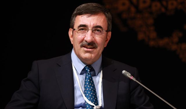 Cumhurbaşkanı Yardımcısı Cevdet Yılmaz'dan "emekliye ek zam" açıklaması
