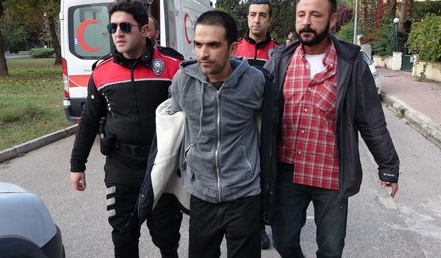 Antalya'da annesini 13 bıçak darbesiyle öldürdü