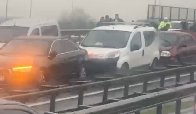 Bursa’da 9 araçlı zincirleme kaza! 4 yaralı