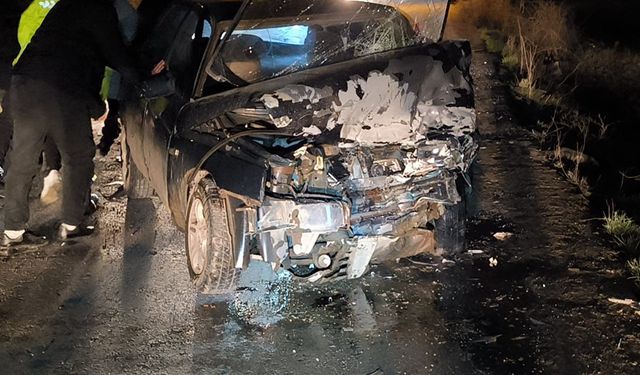 Bursa İnegöl ilçesinde 3 araçlı zincirleme kaza: 3 yaralı
