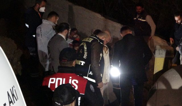 Antalya'da kuryenin cesedinin bulunduğu arazide battaniyeye sarılı ikinci ceset bulundu