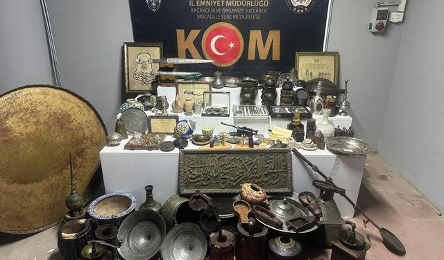 Bursa’da bir evden 620 adet tarihi eser ele geçirildi
