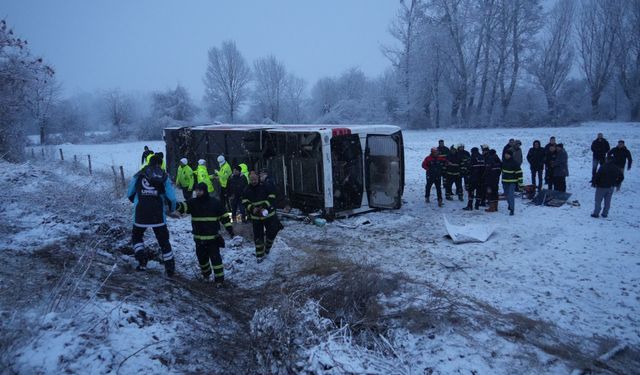 Kastamonu'da yolcu otobüsü devrildi! Çok sayıda ölü var