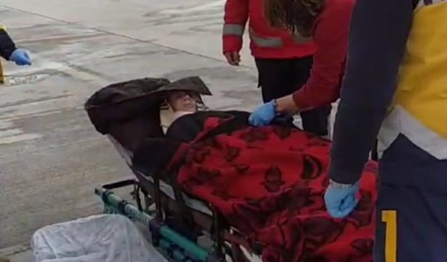 Van Bahçesaray ilçesinde 15'inci doğumunda rahatsızlanan kadın ambulans helikopterle hastaneye sevk edildi