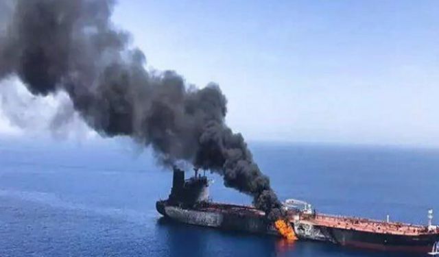 Yemen'de ABD'ye ait yük gemisine füzeli saldırı