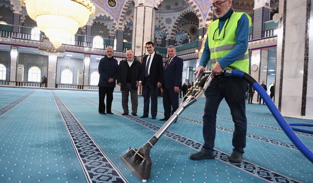 Bursa Osmangazi’de camiler Ramazan’a hazırlanıyor