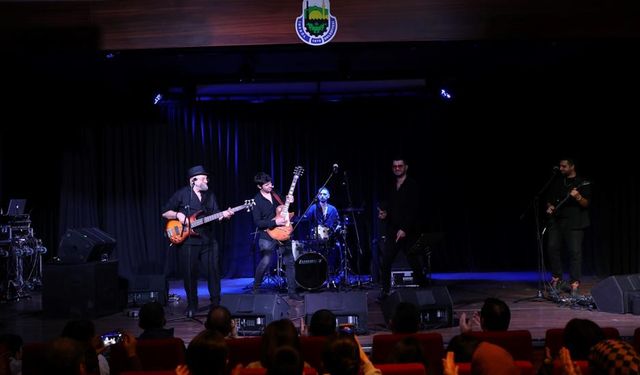 Bursa İnegöl Belediyesi tarafından Rock müziğin efsaneleri vefa konserinde anıldı