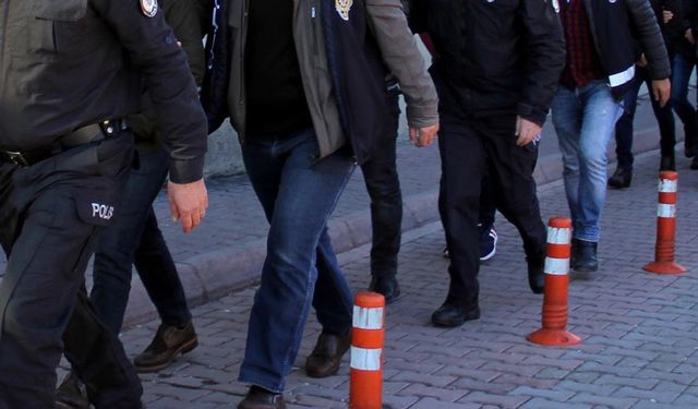 Bursa'da baskın! 20 kişi gözaltına alındı