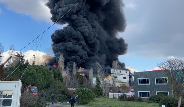 Kocaeli Gebze ilçesinde büyük fabrika yangını